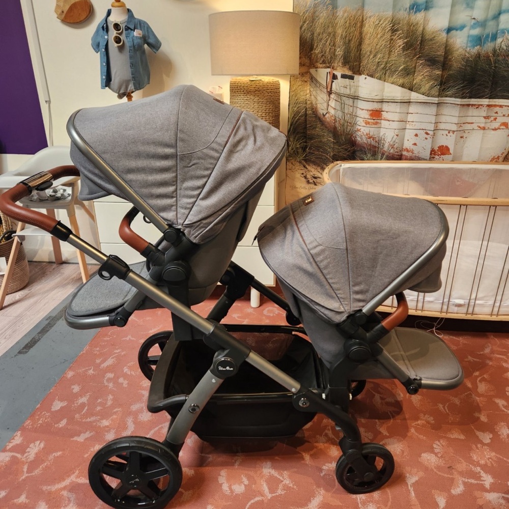 Silver cross double stroller with bassinet like new condition